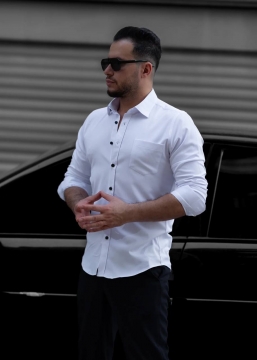 Белая мужская рубашка с карманом на груди с длинным рукавом Р-1352