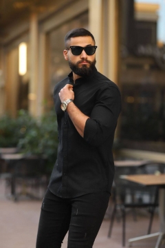 Черная приталенная мужская однотонная рубашка воротник стойка Р-1422