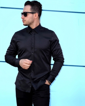 Черная приталенная мужская рубашка на пуговицах Р-1157