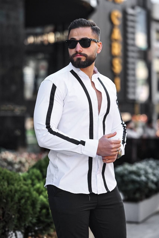 Белая неординарная мужская рубашка с черными полосами Р-1378