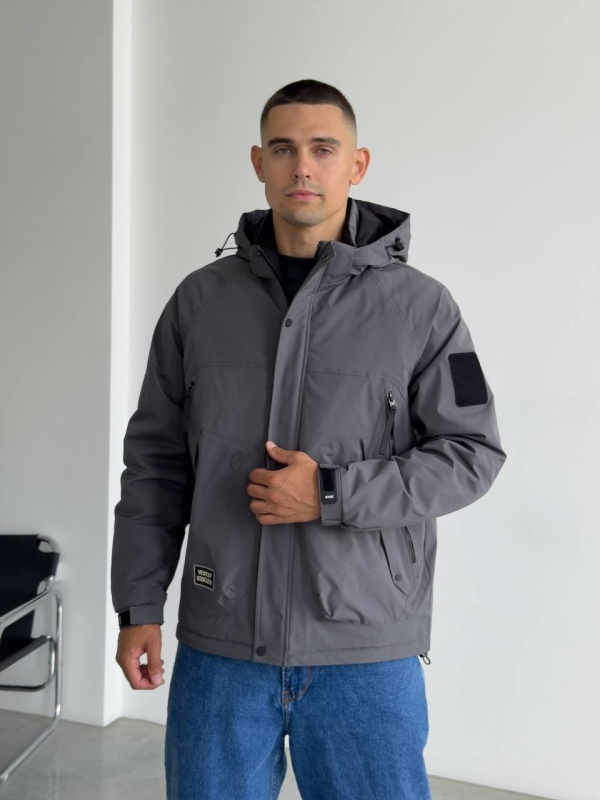Мужская осенняя куртка с капюшоном в оттенке графит К-1455