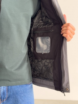 Мужская осенняя куртка с капюшоном в оттенке графит К-1455