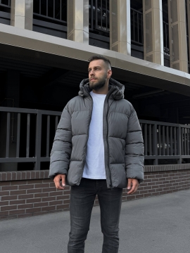 Серая мужская зимняя курточка на пуху с капюшоном К-1465