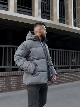 Серая мужская зимняя курточка на пуху с капюшоном К-1465