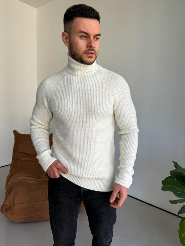 Белый мужской вязаный свитер под горло Т-1324