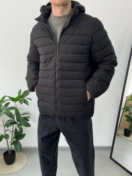 Стьобана чорна чоловіча куртка зі знімним капюшоном К-1548