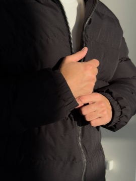 Черная мужская стеганая куртка с капюшоном на осень зиму К-1551