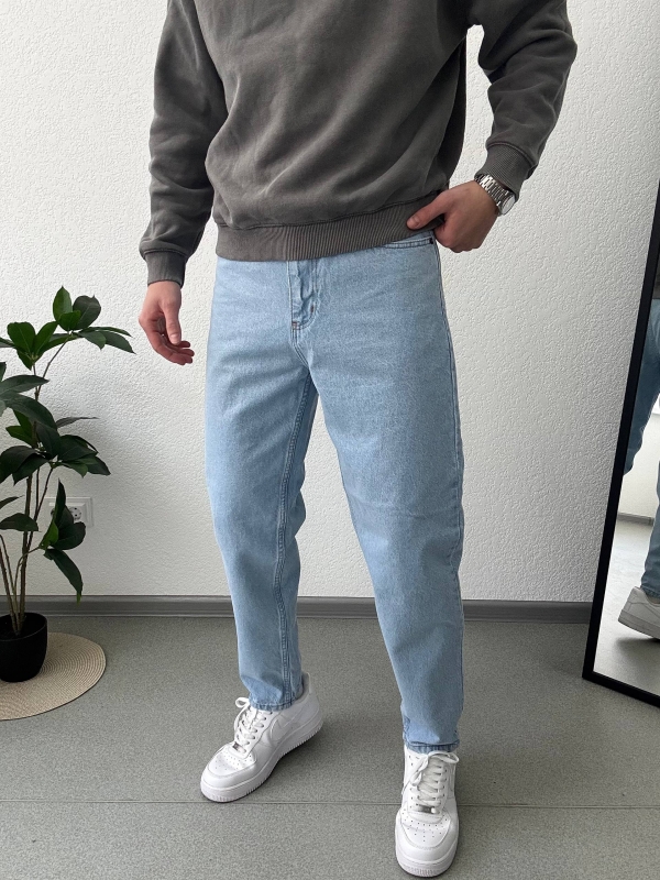 Мужские джинсы мом в светло голубом оттенке Д-868