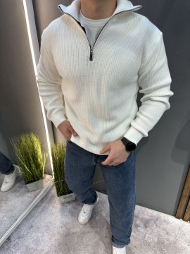 Белая мужская теплая вязаная кофта на молнии под шею Т-1359