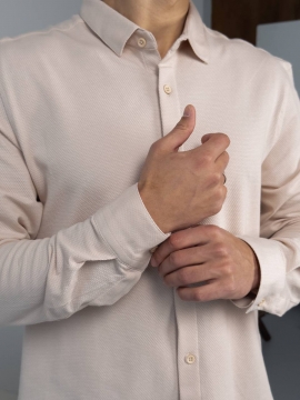 Бежевая мужская текстурная стильная рубашка с длинным рукавом Р-1539