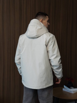 Мужская демисезонная курточка с капюшоном в светлом оттенке К-1560