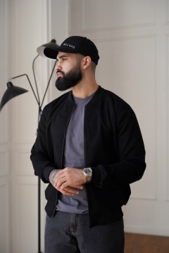 Чорний чоловічий легкий весняний бомбер на блискавці К-1570