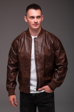 Мужской кожаный коричневый бомбер на весну К-1572