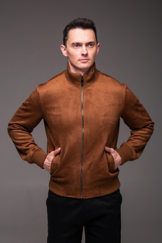 Коричневая мужская замшевая куртка бомбер К-1577