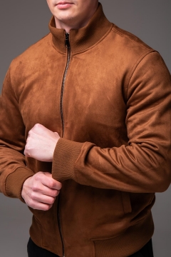 Коричневая мужская замшевая куртка бомбер К-1577