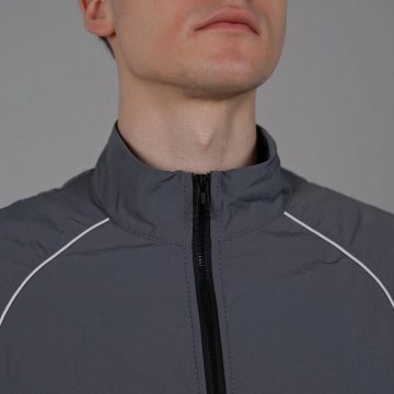 Спортивный мужской серый костюм из плащевки на молнии без капюшона К-989