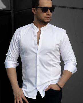 Белая приталенная мужская однотонная рубашка с длинным рукавом стойка Р-1541