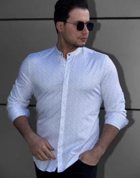 Белая мужская приталенная рубашка с узором воротник стойка Р-1546