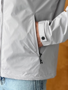 Чоловіча сіра куртка вітровка з капюшоном К-1589