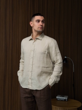 Стильная мужская рубашка из натурального льна в бежевом цвете Р-1612
