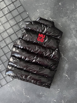 Черная модная брендовая жилетка Boss из лаковой плащевки К-1635