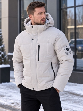 Светло бежевая мужская зимняя куртка с капюшоном на тинсулейте К-1679
