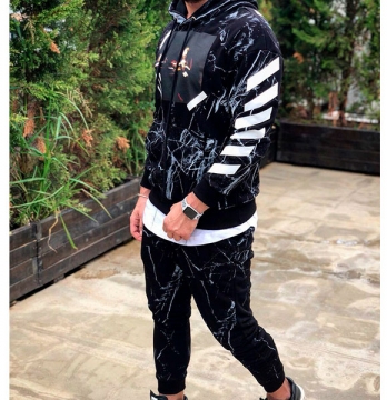 Черный спортивный костюм с принтами К-82