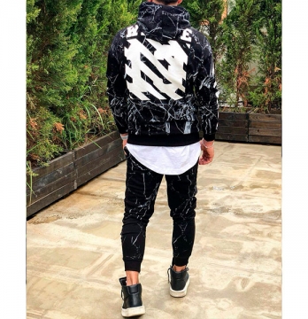 Черный спортивный костюм с принтами К-82