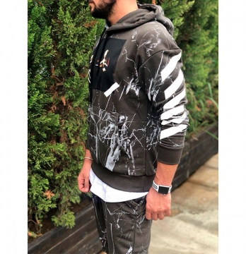 Модный спортивный костюм с принтами К-83