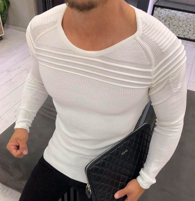 Модный белый свитер S-203