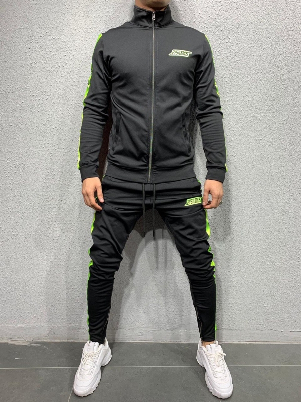 Мужской черный костюм с салатовыми вставками К-125