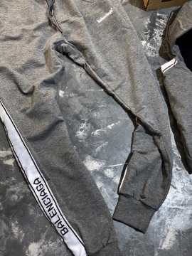 Серый спортивный костюм Balenciaga К-132