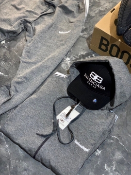 Серый спортивный костюм Balenciaga К-132