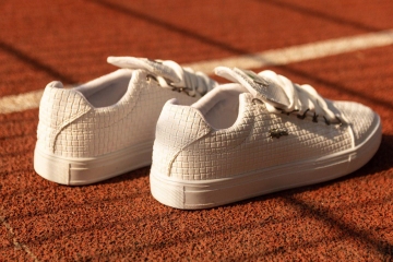 Стильные белые кроссовки Lacoste Т-224
