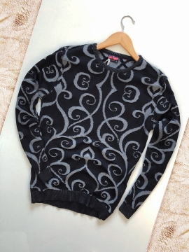 Мужской черный свитер с узорами S-252