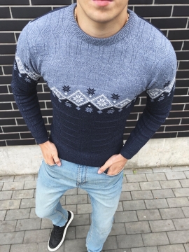 Трендовый свитер с узорами S-262
