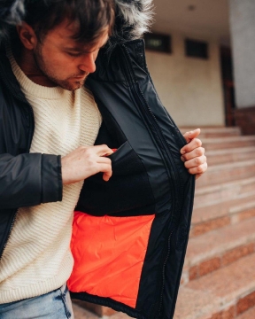 Зимняя мужская куртка с меховой опушкой Z-240