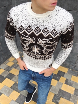 Белый свитер с оленями S-271