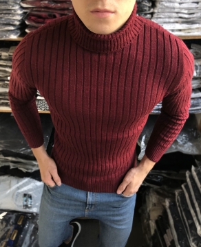 Красный свитер под горло S-280