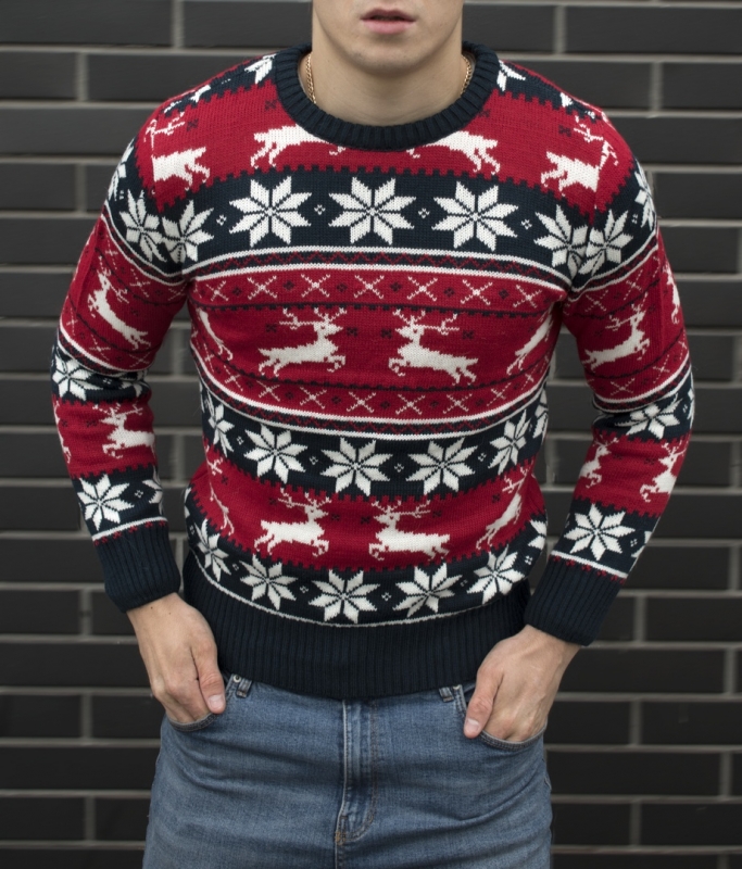 Стильный свитер с оленями S-281