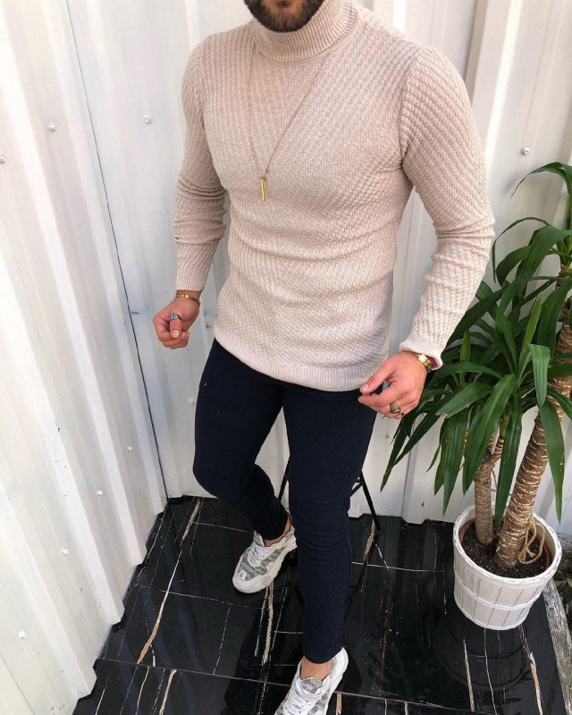 Бежевый свитер под горло S-294