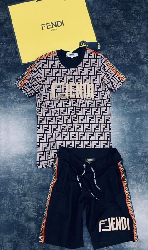 Молодежный летний костюм Fendi (шорты и футболка) К-234