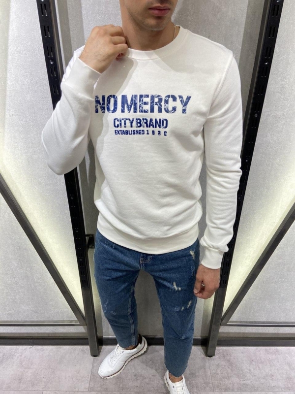 Стильний чоловічий білий светр із написом Т-378