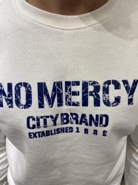 Стильний чоловічий білий светр із написом Т-378