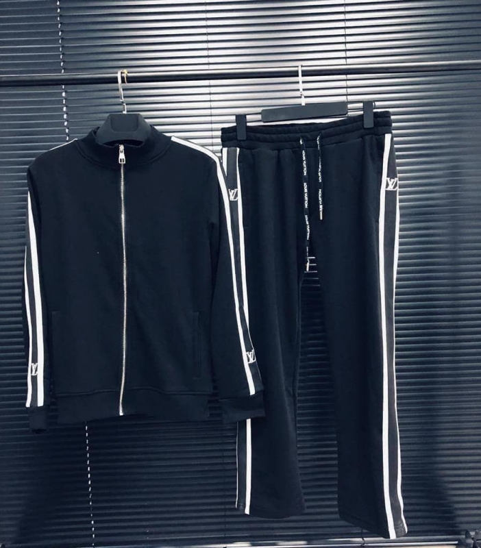 Брендовый спортивный  костюм LOUIS VUITTON К-251
