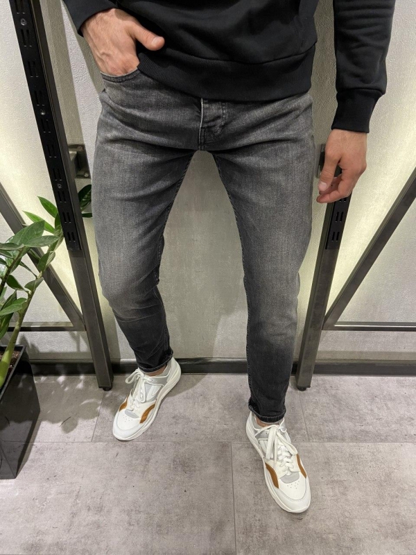 Чоловічі темно сірі однотонні джинси D-427