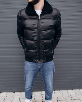 Стильная черная зимняя мужская курточка с меховым воротником Z-276