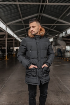 Чорна зимова стильна куртка з хутром на капюшоні Z-314 