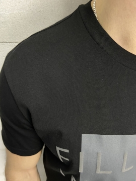 Модна чорна чоловіча футболка з принтом Ф-786-2
