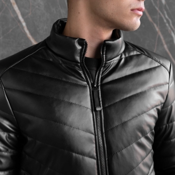 Чорна чоловіча стьобана куртка з еко-шкіри К-520